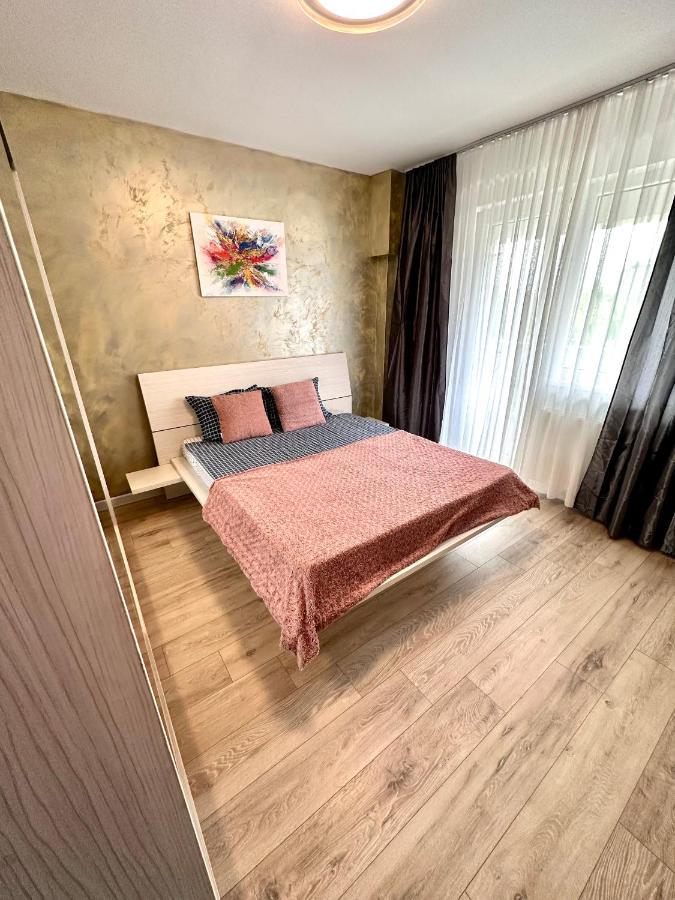 Mega Rossa Residence Bucharest Exterior photo